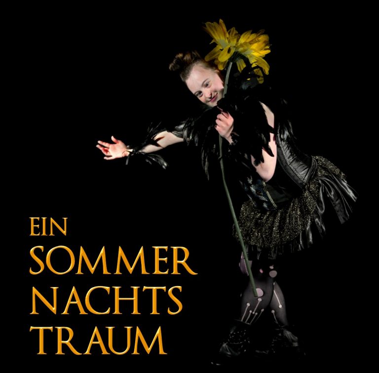 Plakat Sommernachtstraum, Darstellerin mit Blume
